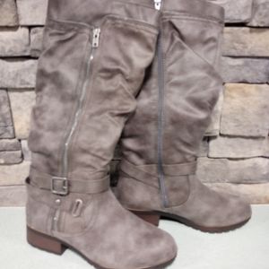 Brand New in Box Ladies Size 7.5 wide Western Boots